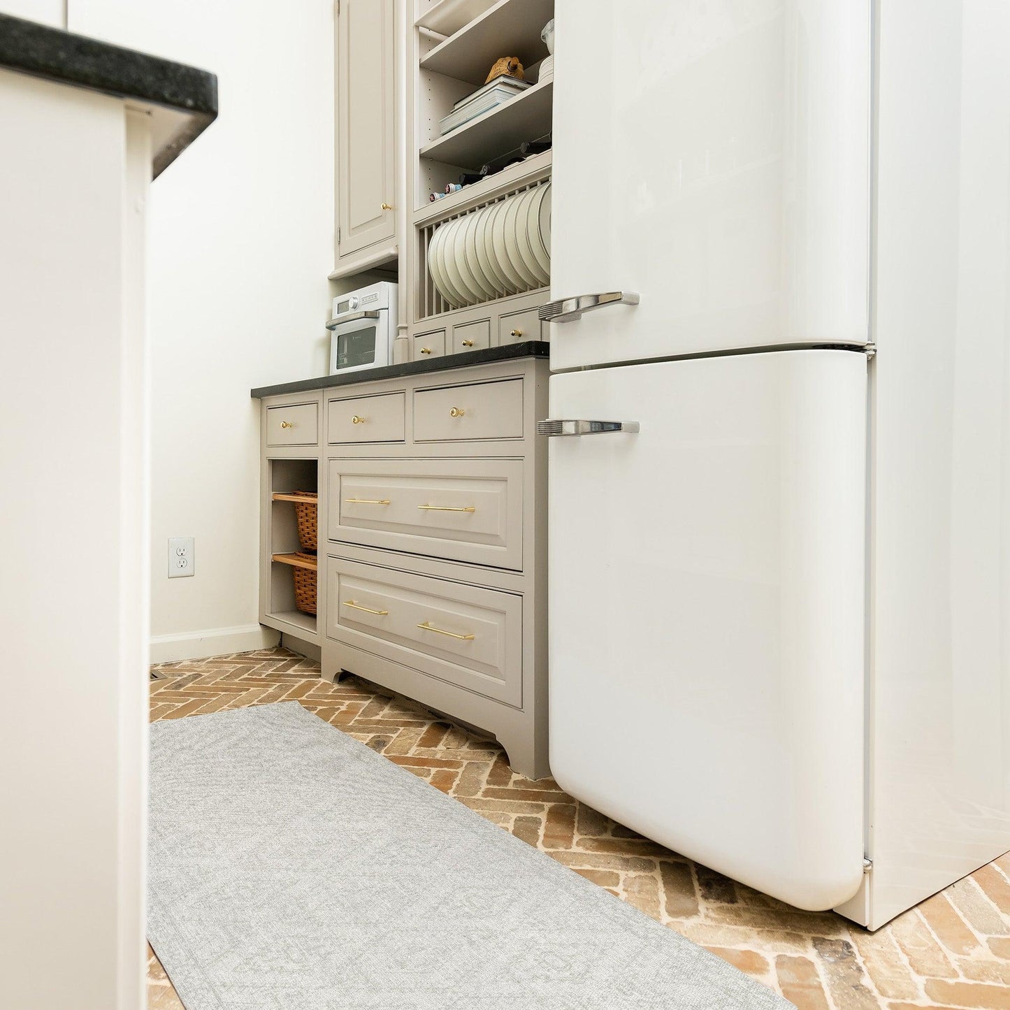 McCall FloorFlat | White - Premium Vinyl Mat